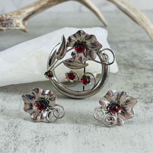 Vintage Sterling Silver Red Stone Floral Brooch Screw Back Earrings Set - Picture 6 of 13